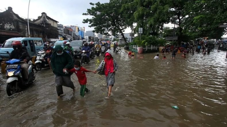 Endonezya&rsquo;da Bilan&ccedil;o Ağırlaşıyor: Sel ve Toprak Kaymalarında &Ouml;l&uuml; Sayısı 174'e Y&uuml;kseldi