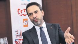 Enerji ve Tabii Kaynaklar Bakanı Alparslan Bayraktar: SABAH Gazetesi halkın &ouml;zg&uuml;rl&uuml;ğ&uuml;ne &ouml;nemli katkılarda bulundu