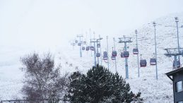 Erciyes Dağı beyaza b&uuml;r&uuml;nd&uuml;