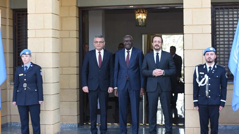 Erhürman ve Hristodulidis Ara Bölgedeki Toplantılarında Önemli Gelişme: Çözüm İçin 10 Maddelik Öneri Masada