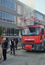 Erzincan'da 3 Katlı Binanın Bodrumunda Yangın