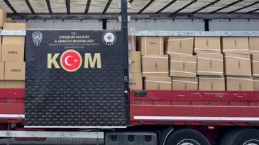 Eskişehir'de 6 Milyon 900 Bin Makaron ve 960 Kilogram T&uuml;t&uuml;n Yakalandı