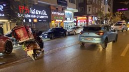 Eskişehir'de motosikletli &ouml;nce yayaya, sonra otomobile &ccedil;arptı: 69 yaşındaki adam kafa travması ge&ccedil;irdi!