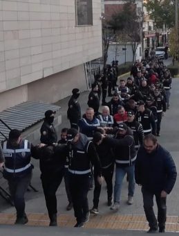 Eskişehir’de KOM Operasyonu: Silahlı Örgüt Lideri ve 31 Şüpheli İfadeye Çağrıldı