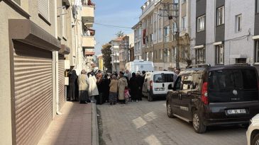 Evde boğazı kesilmiş halde &ouml;l&uuml; bulunmuştu! Zihinsel engelli oğlu adliyeye sevk edildi