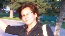 Evinde çıkan yangında 30 kedisiyle birlikte hayatını kaybetti