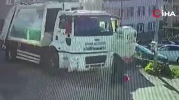 Feci kaza kamerada: &Ccedil;&ouml;p kamyonunun altında kalan yaşlı kadın hayatını kaybetti