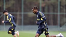 Fenerbahçe Günü Çift Antrenmanla Tamamladı