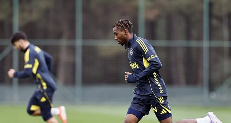 Fenerbahçe Günü Çift Antrenmanla Tamamladı