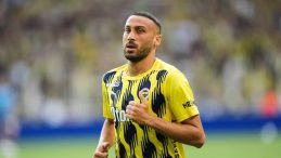 Fenerbah&ccedil;e'de Cenk Tosun Ameliyat Ge&ccedil;irdi!
