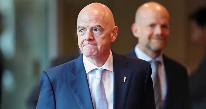 FIFA'dan İran'da Statlara Kadın Taraftarların Alınmasına Övgü