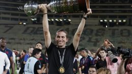 Filipe Luis, Teknik Direkt&ouml;rl&uuml;k Kariyerinde 5. Kupasını Kazandı