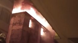 Gaziantep'te 4 Katlı Bina Alev Alev Yandı