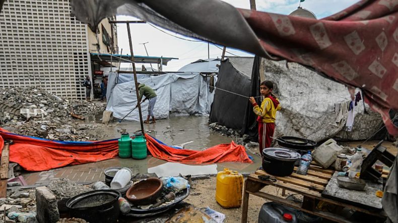 Gazze'deki 288 Bin Aile Krizle Yüz Yüze: On Binlerce Çadır Sularla Dolduruldu!