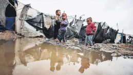 Gazze'deki 300 Bin Aile Zorlu G&uuml;nlerden Ge&ccedil;iyor