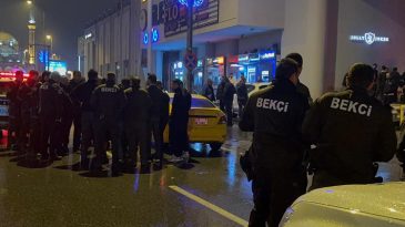 Gece Kul&uuml;b&uuml;nde M&uuml;şteriler ve &Ccedil;alışanlar Arasında Kavga