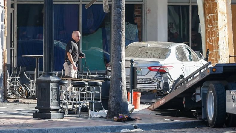 Genç Sürücü Florida'da Korku Dolu Anlar Yaşattı: Polisten Kaçarken Feci Kaza Gerçekleşti