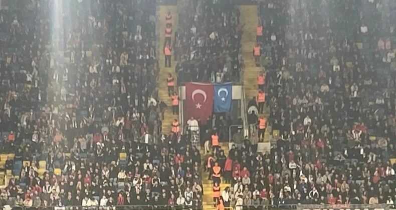 Gençlerbirliği Taraftarlarından Doğu Türkistan'a Destek