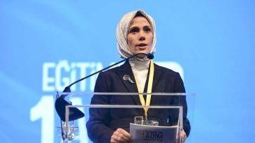 Ger&ccedil;eğin &Ouml;nemsizleştirildiği Bir D&ouml;nemin Vicdan Koruyucusu