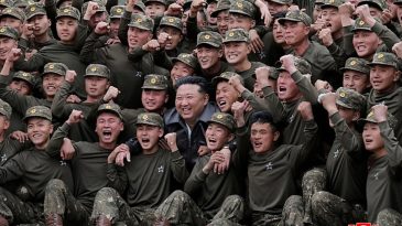 G&uuml;ney-Kuzey Kore Savaşın Eşiğinden D&ouml;nd&uuml;