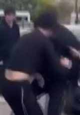 G&uuml;ng&ouml;ren'de Akran Dehşeti: Lise Bah&ccedil;esinde Kan Aktı, Bı&ccedil;aklı Kavga Kamerada!