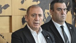 G&uuml;rsel Tekin: Yumuşak Davranmamızın Nedeni CHP Kimliğini Zedelememek