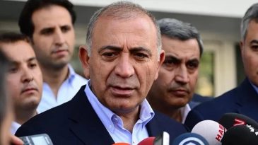 G&uuml;rsel Tekin'den Banka Hesaplarına Erişim İsteği