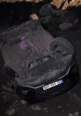 Hakkari'de Kaygı Verici Kaza: Otomobil Dereye D&uuml;şt&uuml;! 2 Yaralı