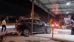 Hatay'da Dehşet Verici Kaza: Cip ile Otomobil Kafa Kafaya &Ccedil;arpıştı! 3 Yaralı