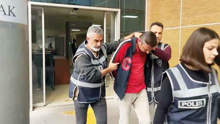 Hatice’nin Sesi Duyulsun: Boşansam da Kurtulamıyorum