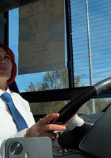 Hayalini Ger&ccedil;ekleştiren 4 &Ccedil;ocuk Annesi Sevda G&uuml;nd&uuml;z, Otob&uuml;s Şof&ouml;rl&uuml;ğ&uuml; ile G&ouml;z Dolduruyor