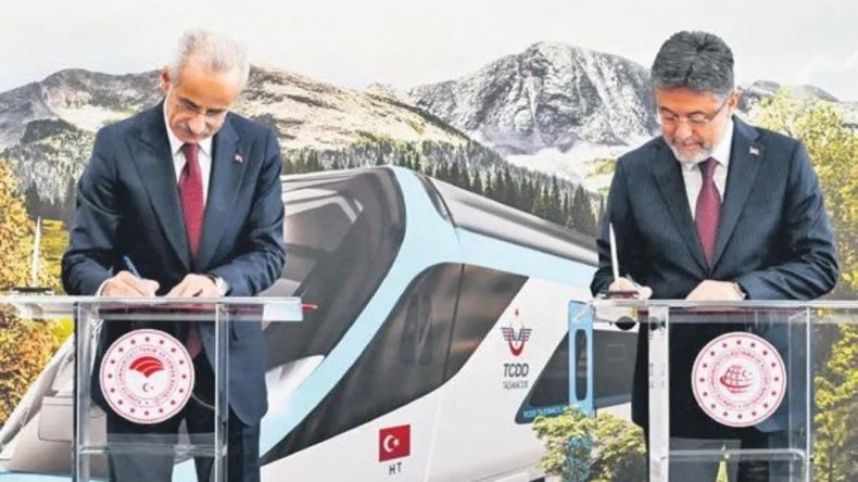 Her Yolcu İçin Bir Fidan Toprakla Buluşacak