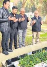 Hıncal Ulu&ccedil; Mezarı Başında Anıldı
