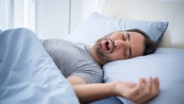 Horluyorsanız Dikkat! Doktorlar Uyarıyor: Bu Ses Kalp Krizi Habercisi Olabilir!