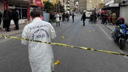 Husumetlilere 3 motosikletle ateş a&ccedil;tılar: 2 yaralı, 7 g&ouml;zaltı