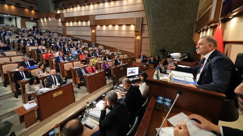 İBB Meclisi Gökkuş: İstanbul’u 94’te nasıl uçurumun kenarından aldıysak yine alırız