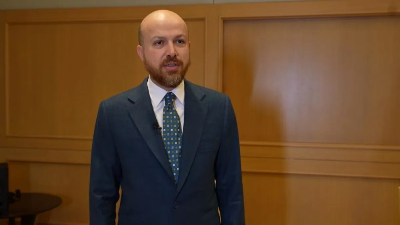 İlim Yayma &Ouml;d&uuml;lleri Sahiplerini Buluyor! Bilal Erdoğan'dan Dikkat &Ccedil;eken 'T&uuml;rkiye Y&uuml;zyılı' Vurgusu