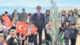 İlkokul &Ouml;ğrencilerinden Yeşil Vatan Seferberliği