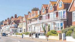 İngiltere&rsquo;de L&uuml;ks Konutlara Ek Vergi Geliyor