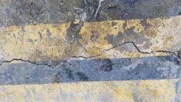 İnşaat Çalışmaları Nedeniyle Patlayan Kolonlar ve Zemin Kaymaları Sonucu Bina Boşaltıldı