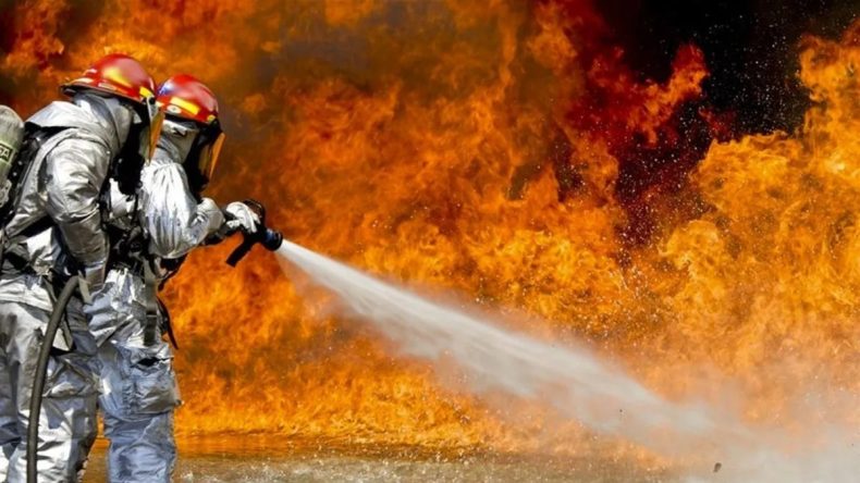 İran’da Petrol Rafinerisinde Yangın: Can Kaybı ve Yaralılar Var