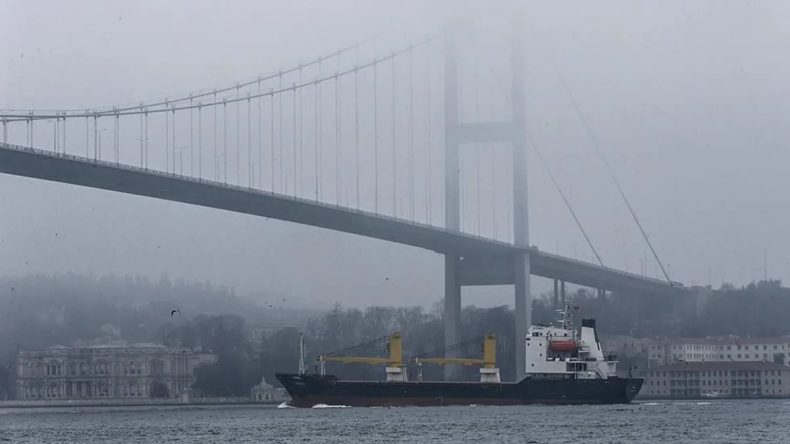 İstanbul Boğazı'nda Gemi Trafiği Yeniden Başladı