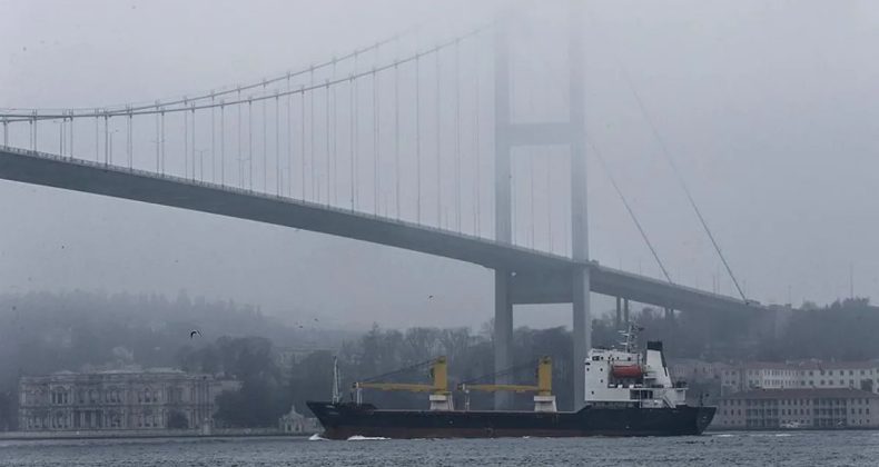 İstanbul Boğazı'nda Gemi Trafiği Yeniden Başladı