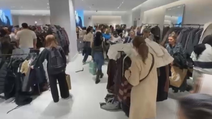 İstanbul'da 'Efsane Cuma' Alışveriş Yoğunluğu