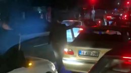 İstanbul'da 'konvoy' magandaları kamerada: Trafiği kesip eğlendiler!