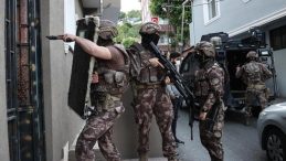 İstanbul'da DEAŞ Operasyonunda 14 Ş&uuml;pheli Yakalandı