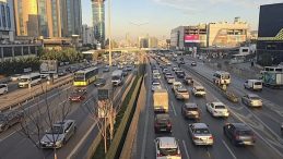 İstanbul'da Haftanın İlk İş G&uuml;n&uuml;nde Trafik Yoğunluğu