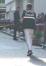 İstiklal Caddesi'nde Silahlı &Ccedil;atışma: İki Yaralı, Korkun&ccedil; Anlar Kamerada!