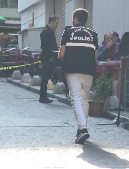 İstiklal Caddesi'nde Silahlı Çatışma: İki Yaralı, Korkunç Anlar Kamerada!