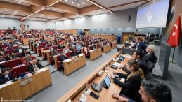 İZFAŞ&rsquo;ta Tartışmalar! Y&uuml;ksek Harcamaların Perde Arkası: 3 Akşam Yemeğine 1.3 Milyon TL